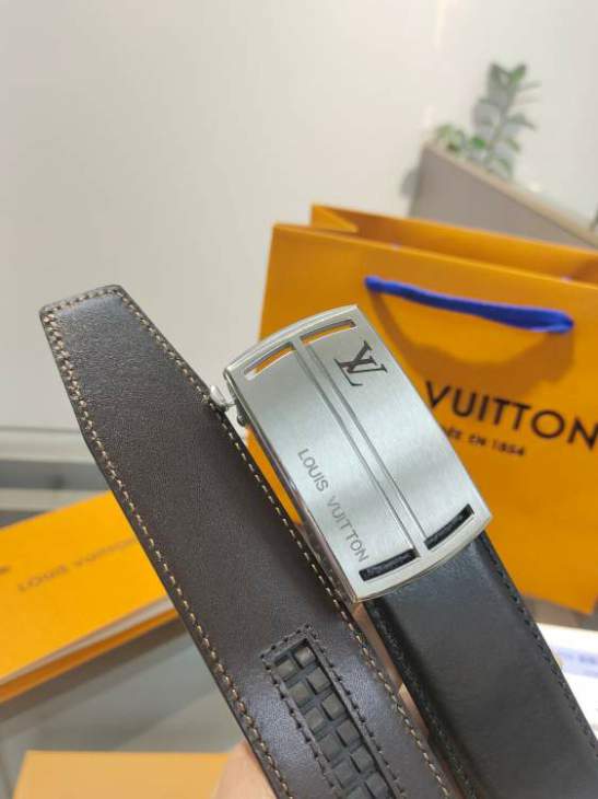 Picture of Louis Vuitton Belts _SKUfw216208724fw
